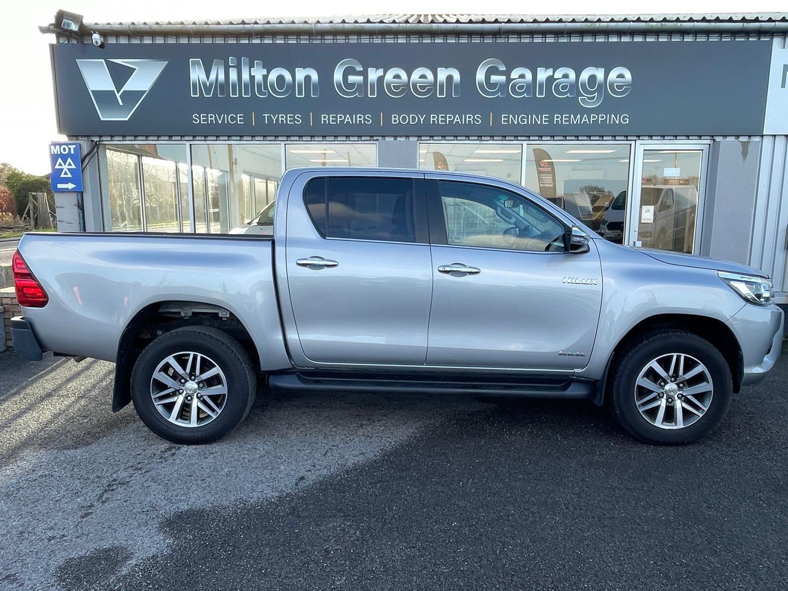 Toyota Hilux - image 5